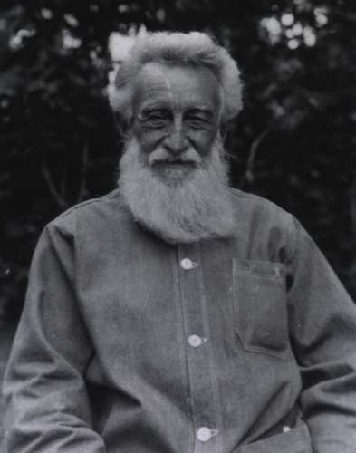 Gov. Green honors Brother Joseph Dutton of Molokai